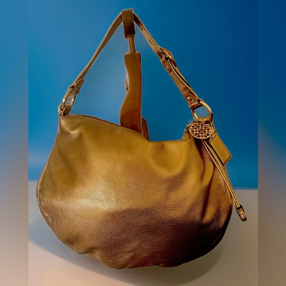 ❤️❤️❤️💕Coach Allie Leather Gold Shoulder Bag❤️❤️♥️💕